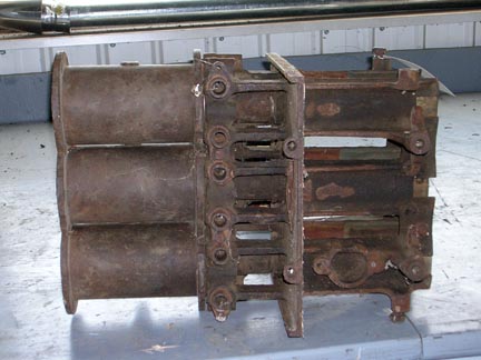 Howard Hughes Engine, three cylinder, in-line, double acting steam engne, uniflow steam engine, poppet valves